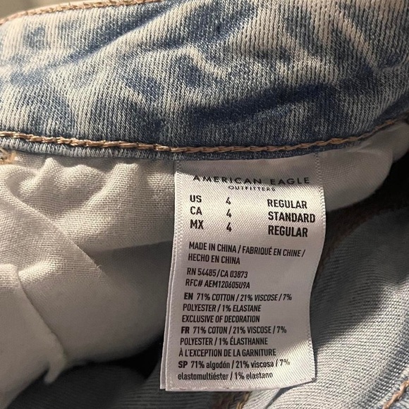 American Eagle Ripped Light Wash Super High Rise Jegging - Picture 8 of 8